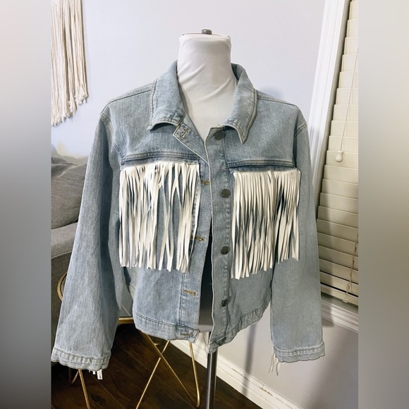 NWT Vigoss denim blue jean jacket with fringe 100% cotton size large - Picture 10 of 12